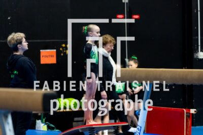 R3_3574